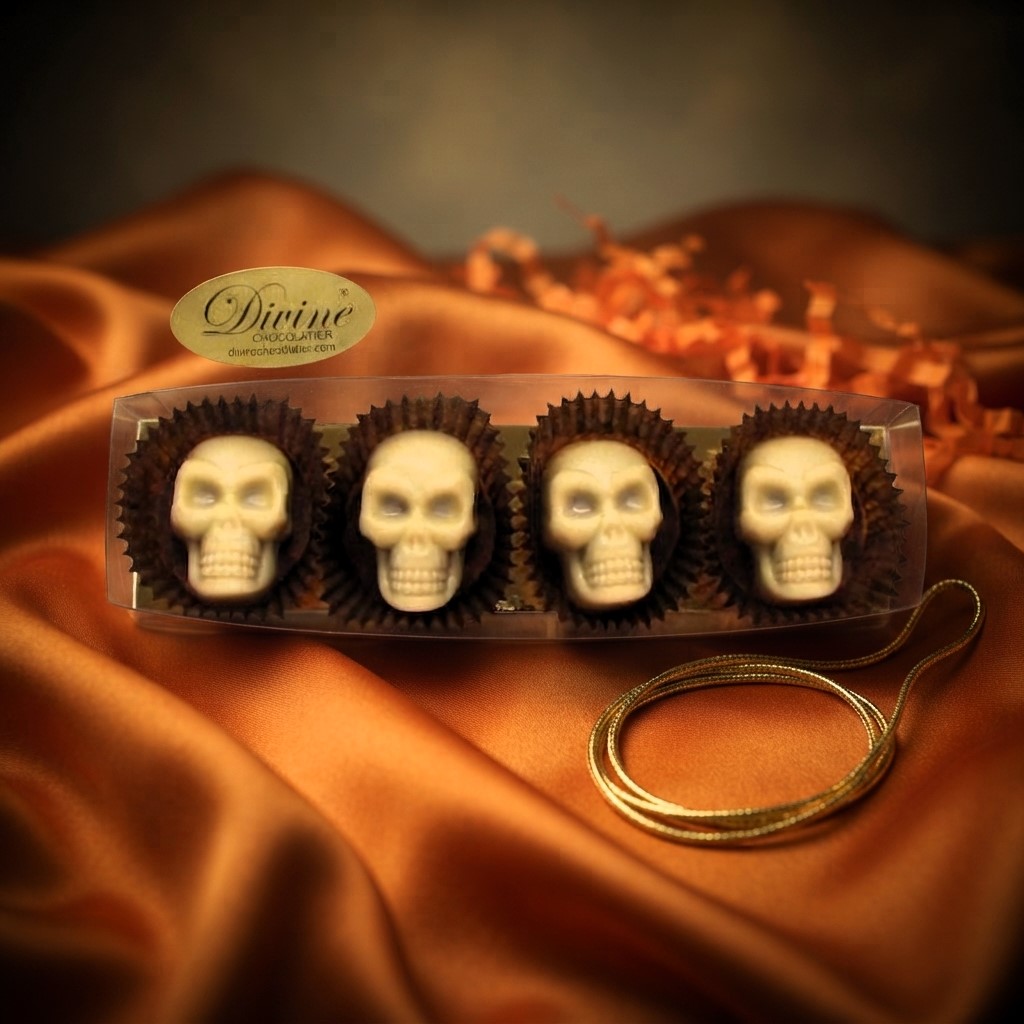 Skull Gift Package - White